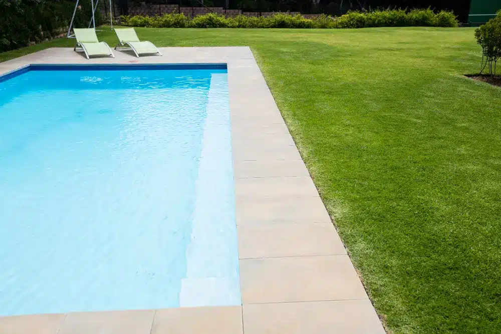 Cómo mantener tu piscina en buenas condiciones todo el año