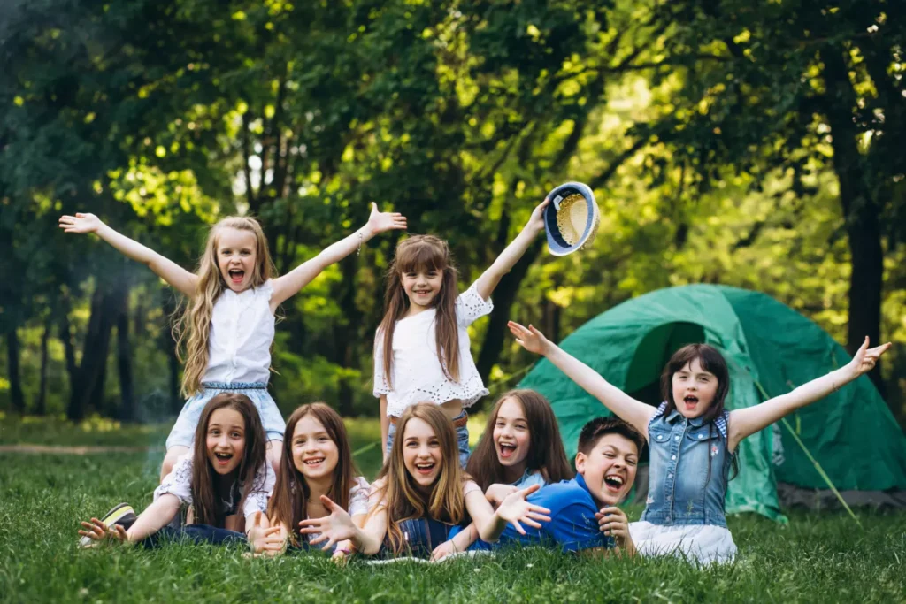 Las ventajas de llevar a tu hijo a un campamento de verano
