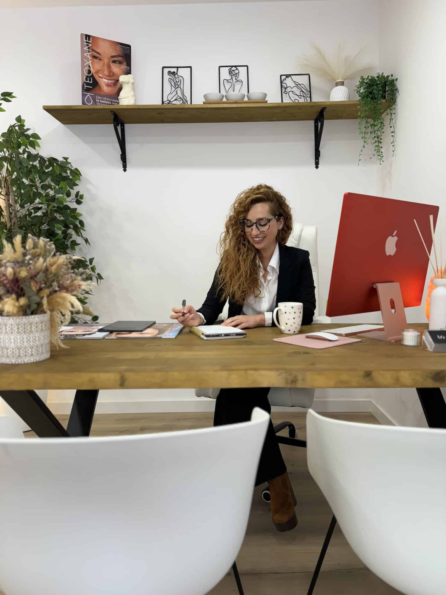 Dina López López, de Belia Estétic:«Si hay algo en lo que me destacaría, es en mi deseo de hacer sentir cómodo al cliente»