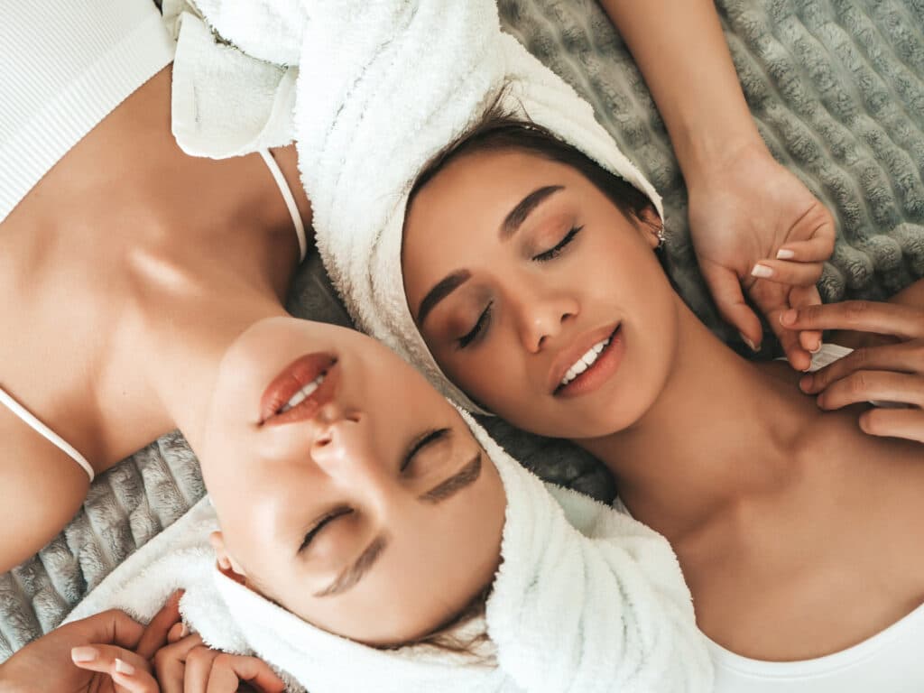 Masajes faciales: el secreto para una piel joven y relajada