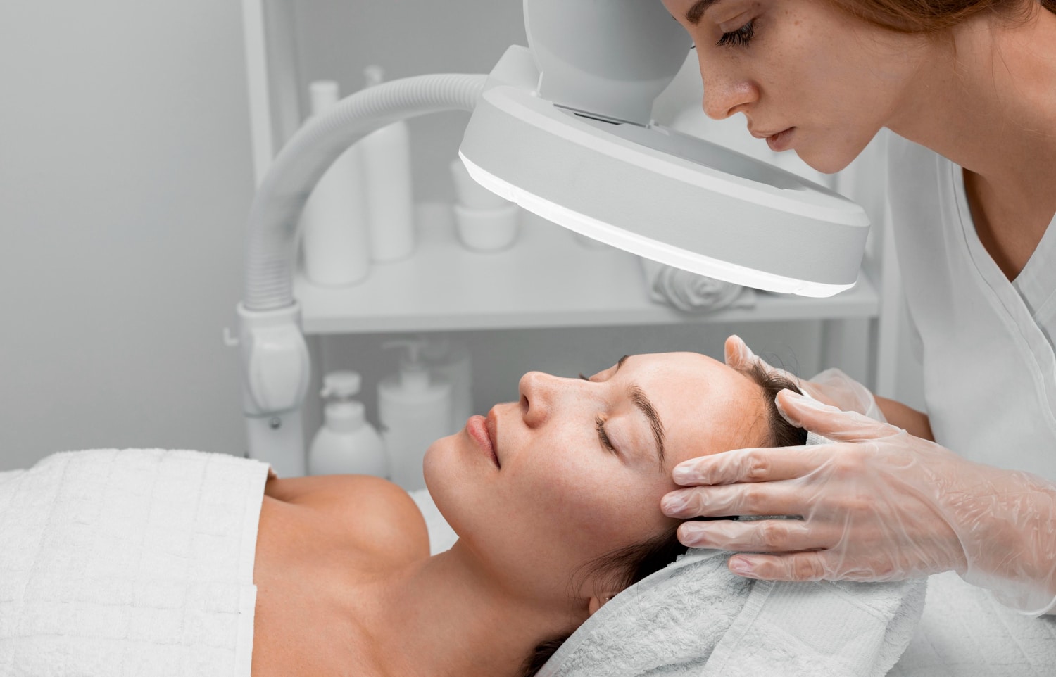 Radiofrecuencia facial: El secreto para una piel más firme y joven sin cirugía