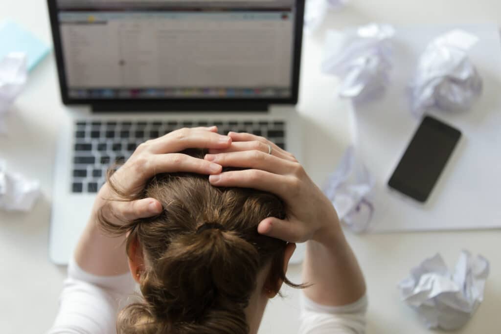 La sobrecarga mental invisible: cómo identificarla y gestionarla en el día a día
