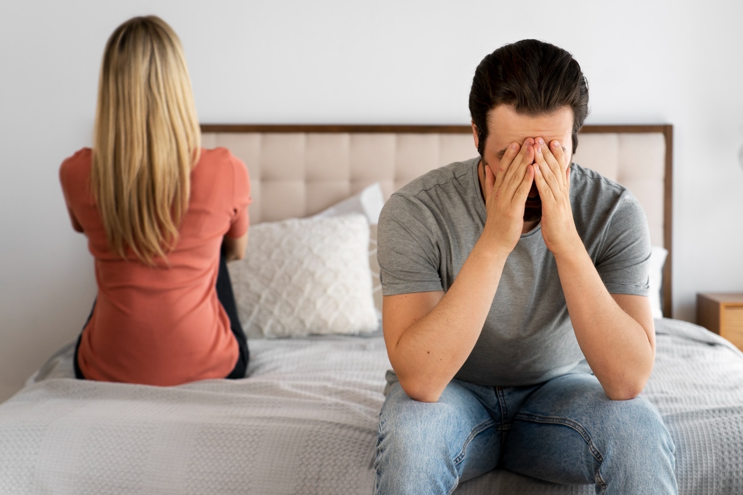 Microrrupturas emocionales: cómo los pequeños gestos diarios erosionan una relación