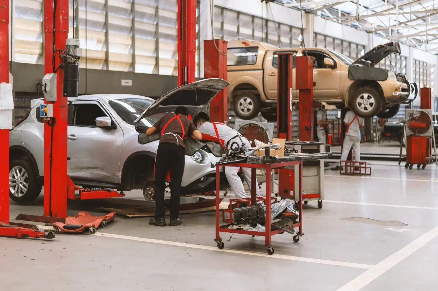 ¿Cuándo llevar tu coche al taller? Señales que no debes ignorar