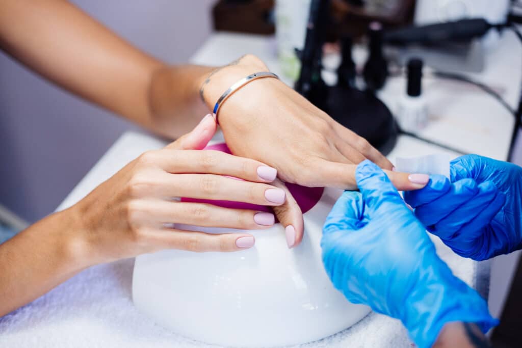 ¿Qué sistema de uñas dura más? Comparativa entre gel, acrigel y semipermanente