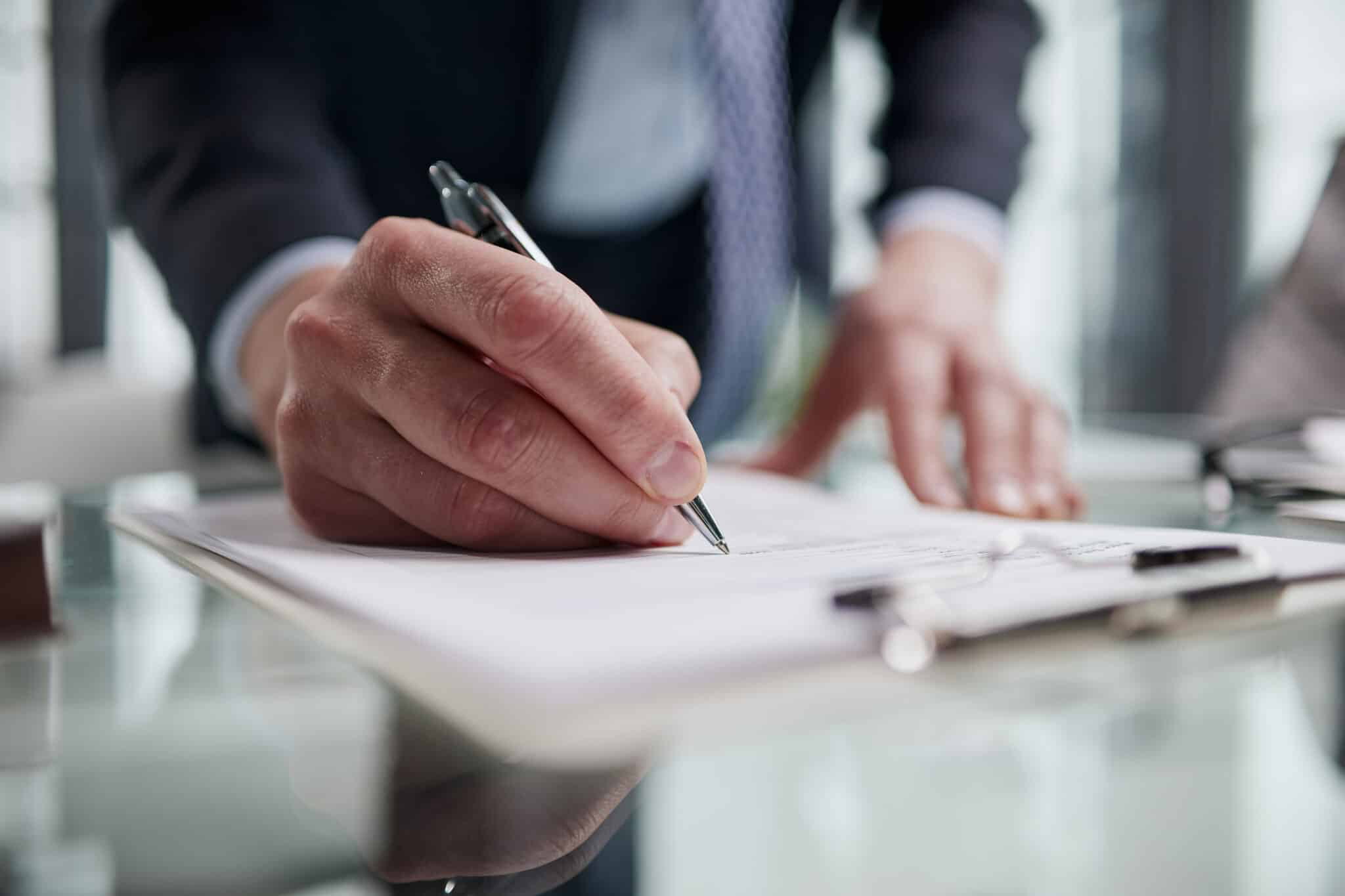 Tipos de contratos válidos para la regularización de extranjeros