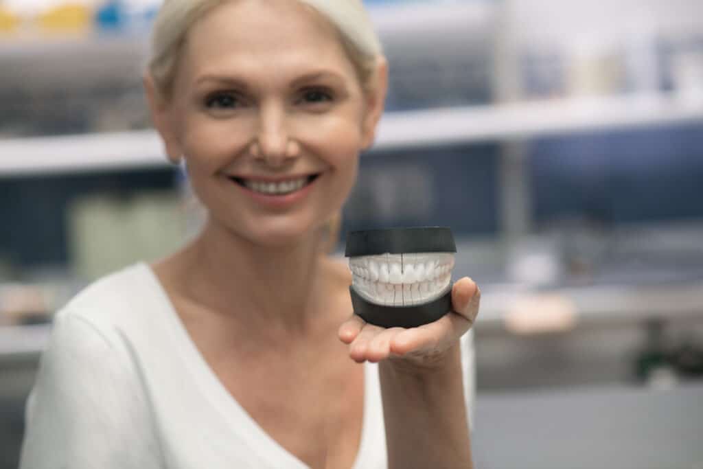 ¿Por qué elegir implantes dentales premium si su precio es más alto y qué diferencias reales existen frente a otras opciones?