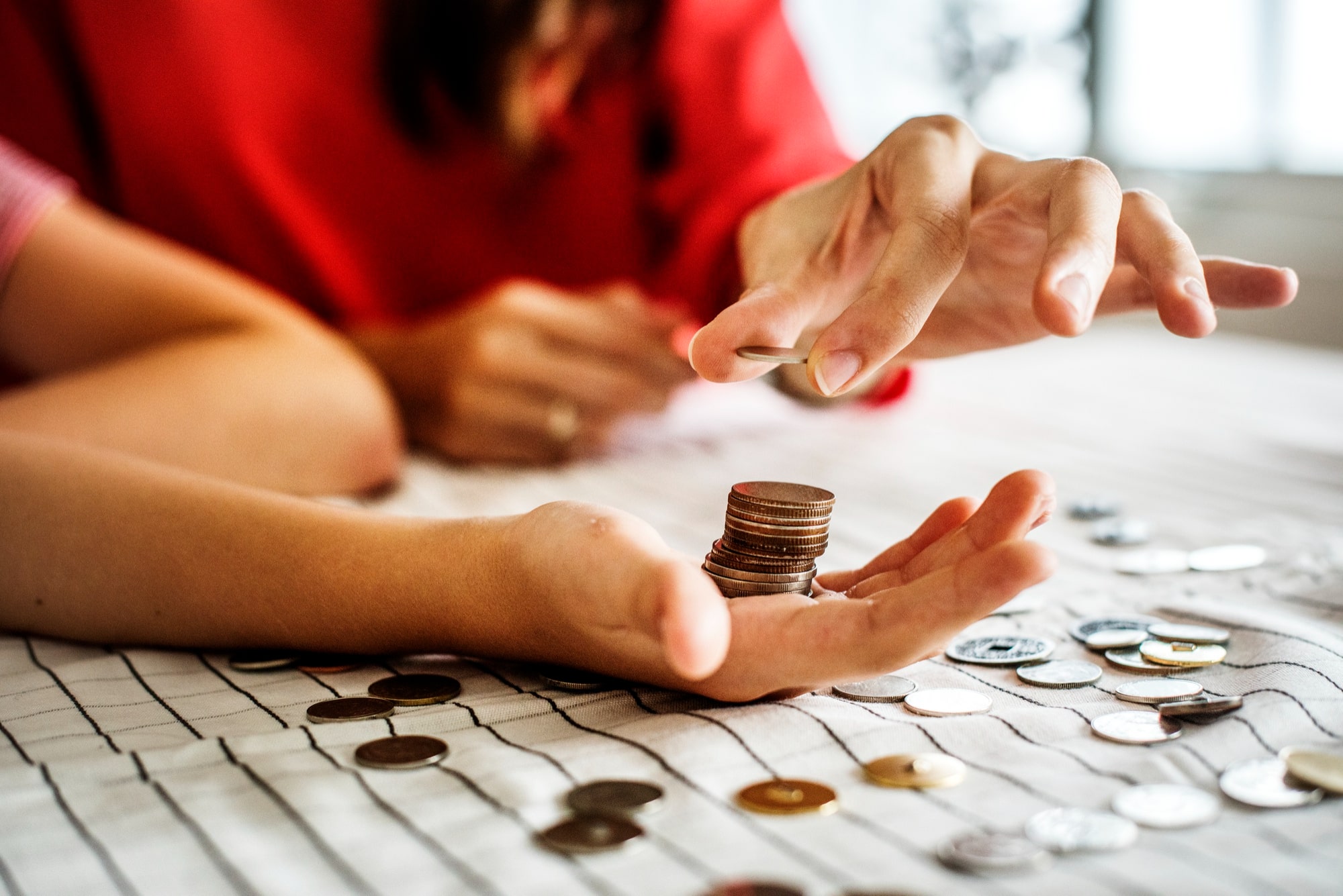 Violencia económica y abandono de familia: no son lo mismo