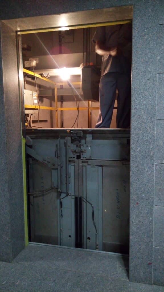 Cómo reducir averías en el ascensor de una comunidad