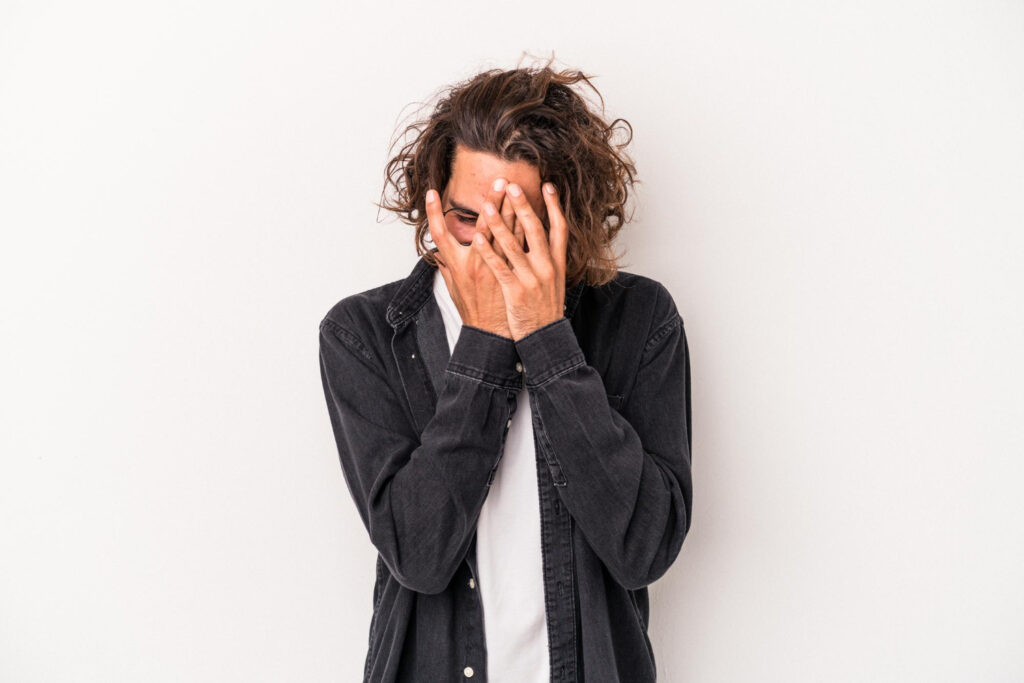 Pensamientos intrusivos: qué son y por qué aparecen
